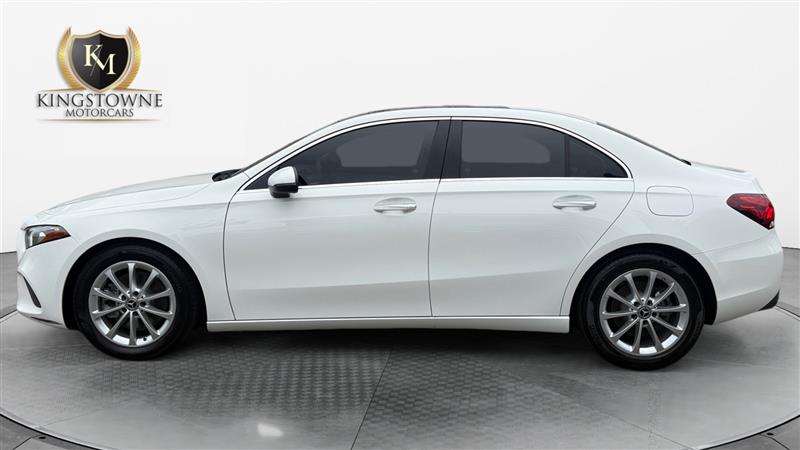 2022 Mercedes-Benz A-Class A220 - Photo 2