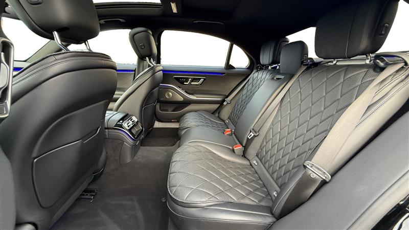 Vehicle photo 16