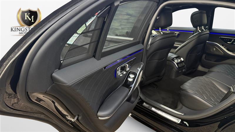 Vehicle photo 23