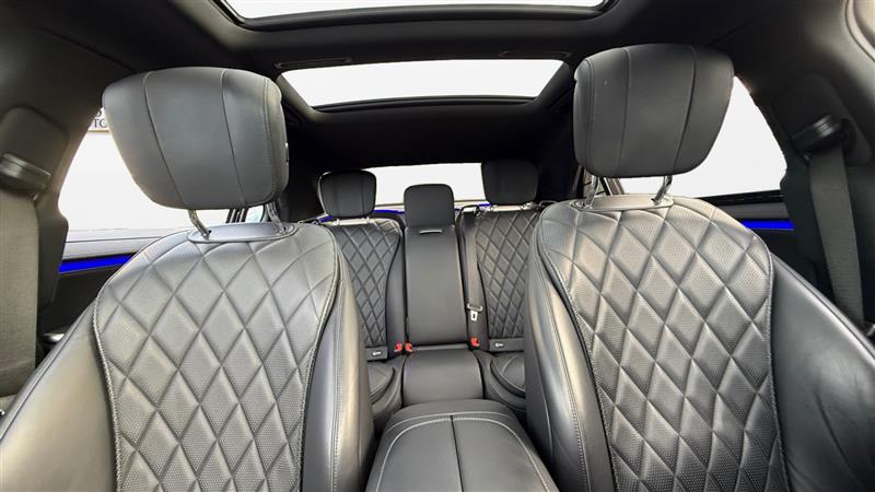 Vehicle photo 24