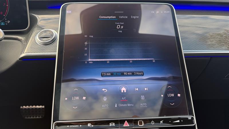 Vehicle photo 33