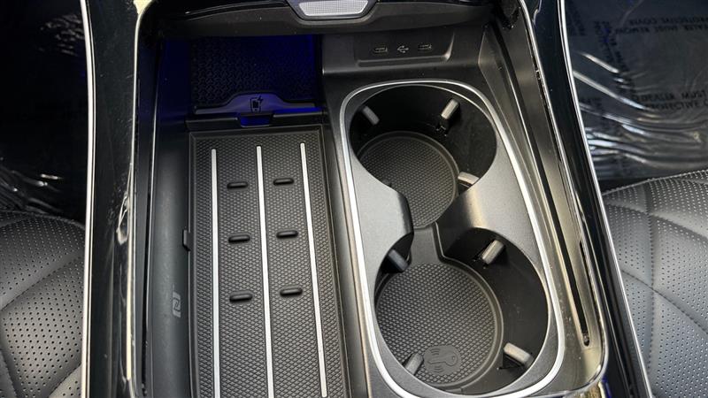 Vehicle photo 42