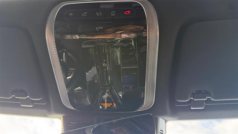 Vehicle photo 45
