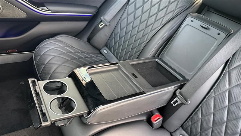 Vehicle photo 48
