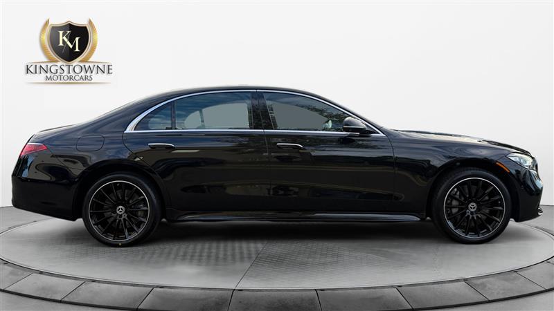 Vehicle photo 6