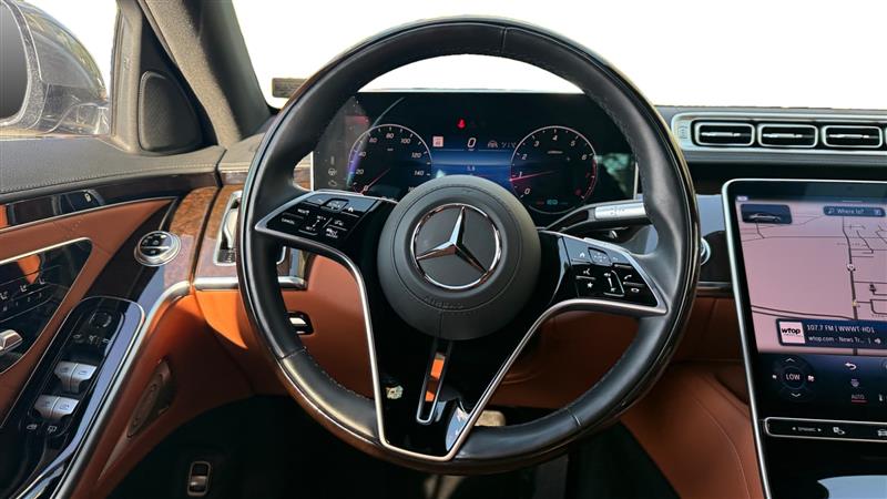 Vehicle photo 13