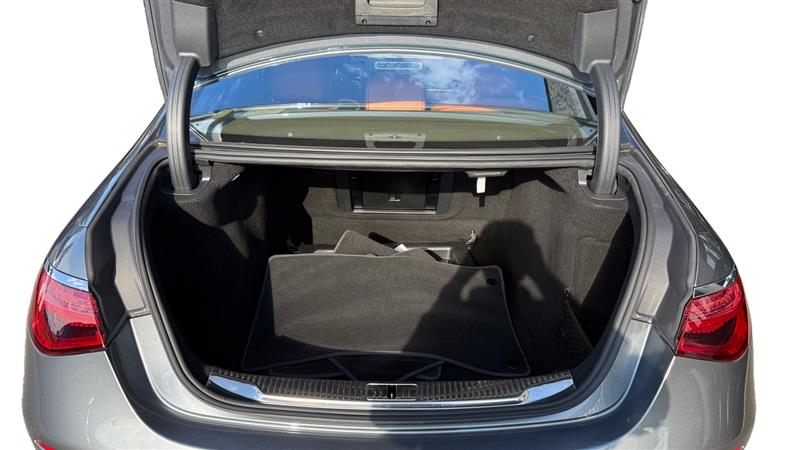 Vehicle photo 19