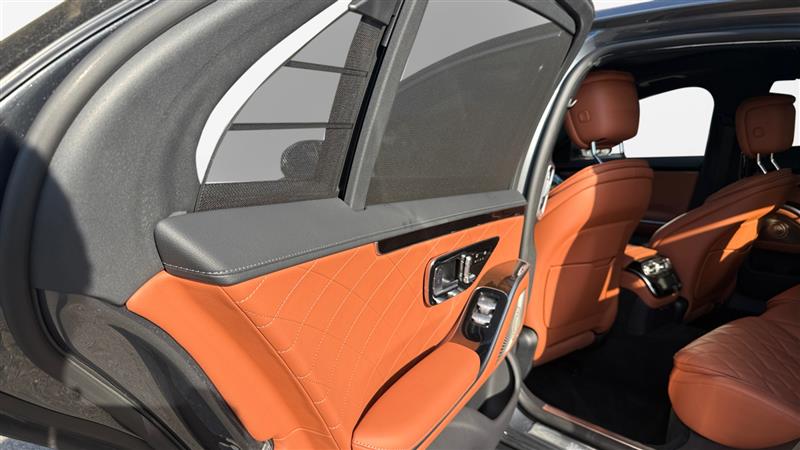 Vehicle photo 22