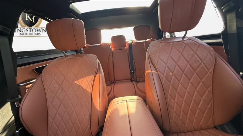 Vehicle photo 23