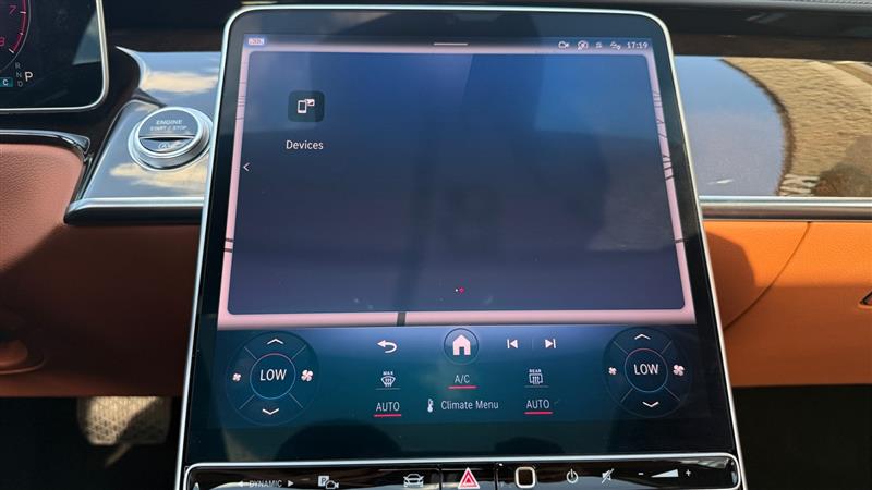 Vehicle photo 25