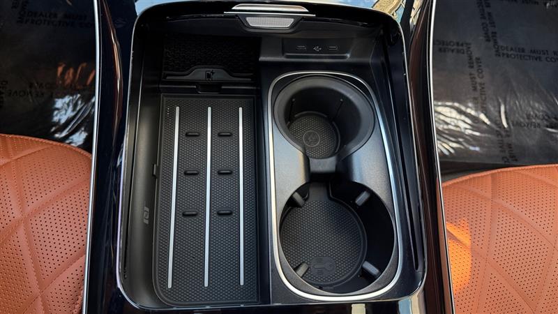 Vehicle photo 46