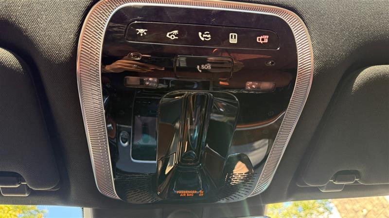 Vehicle photo 49