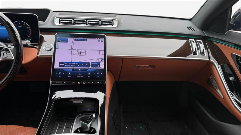 Vehicle photo 15