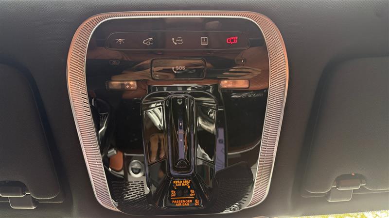 Vehicle photo 48