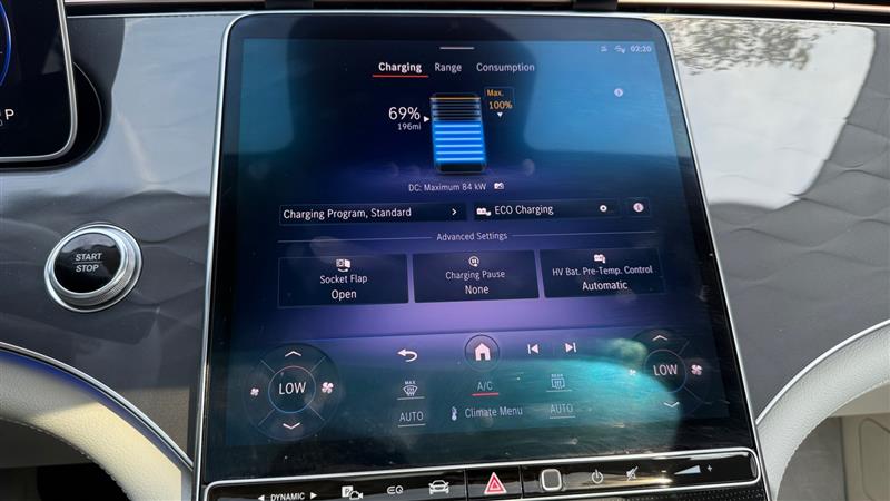 Vehicle photo 25