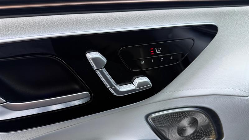 Vehicle photo 41