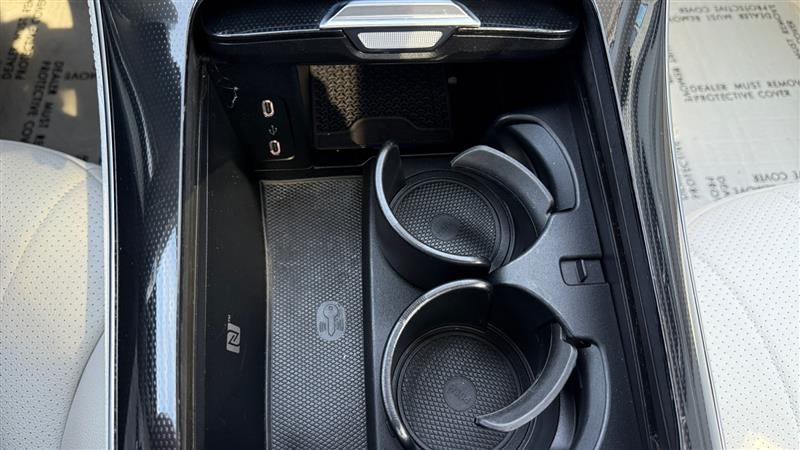 Vehicle photo 42