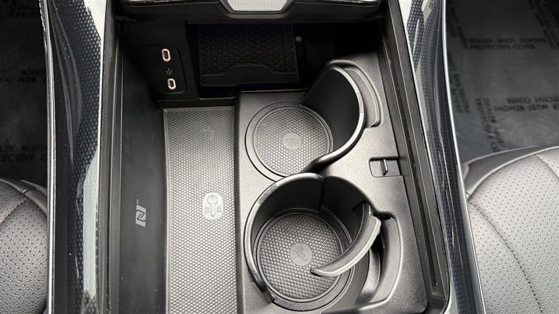 Vehicle photo 43
