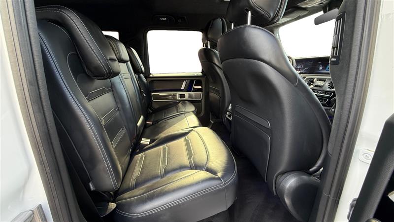 Vehicle photo 18