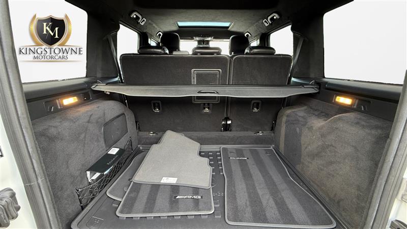 Vehicle photo 23