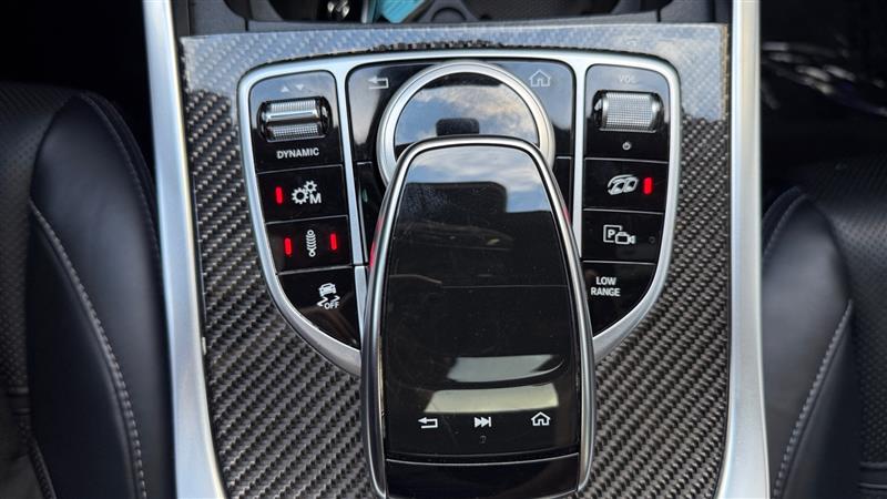 Vehicle photo 43