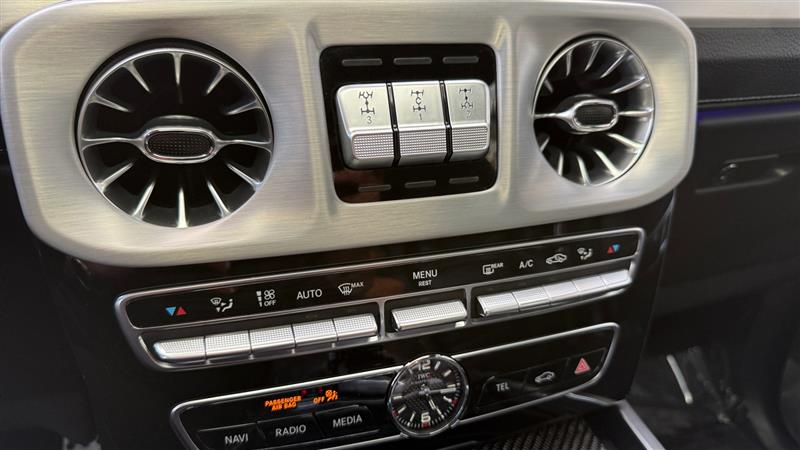 Vehicle photo 45