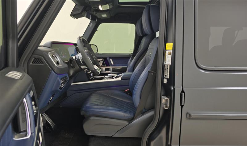 Vehicle photo 7