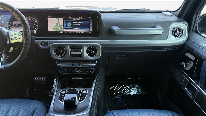 Vehicle photo 15