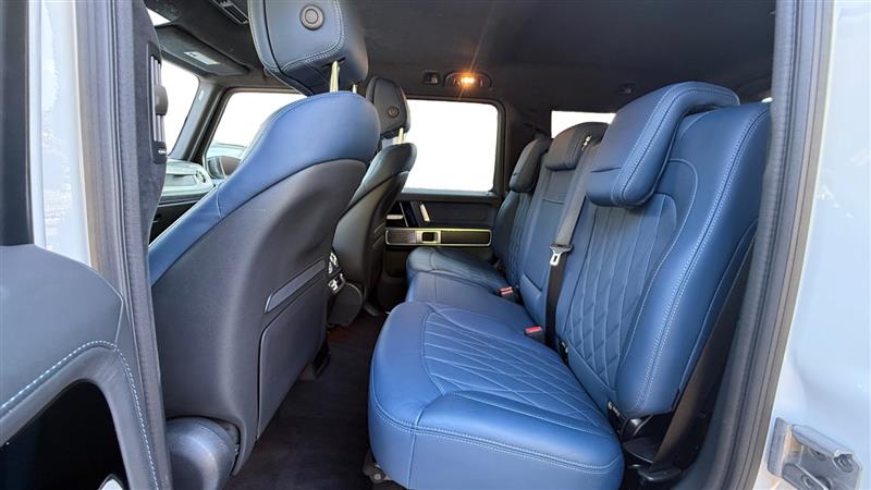 Vehicle photo 16