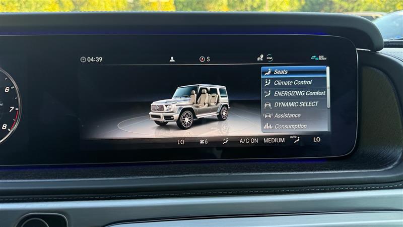 Vehicle photo 29