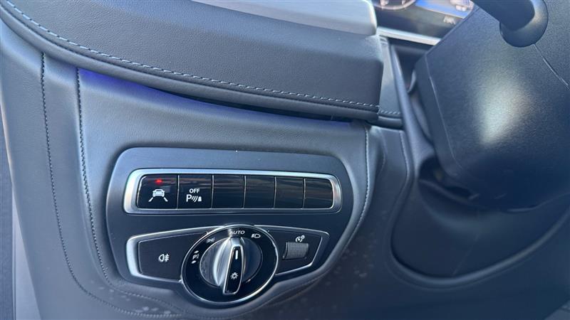 Vehicle photo 49