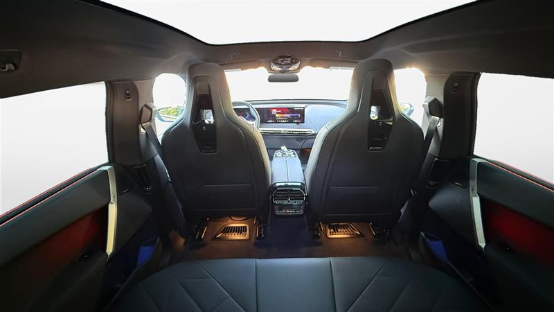Vehicle photo 22