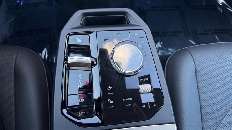 Vehicle photo 41