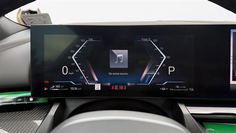 Vehicle photo 14