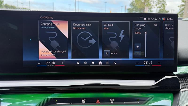 Vehicle photo 29