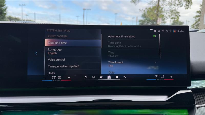 Vehicle photo 42