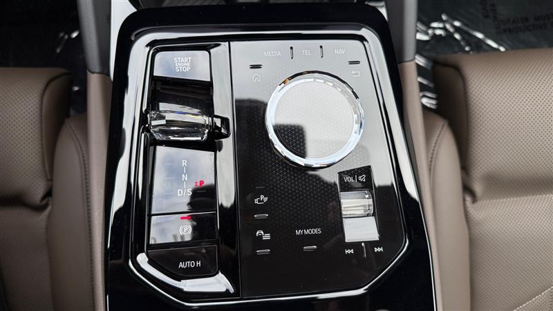 Vehicle photo 48