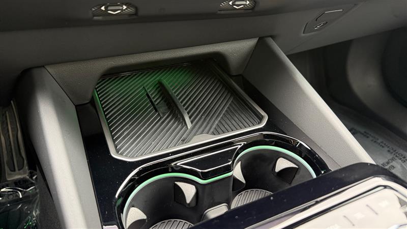 Vehicle photo 49