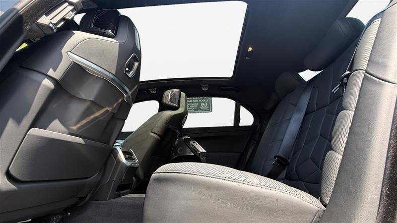 2025 BMW 7 Series 750e - Photo 23