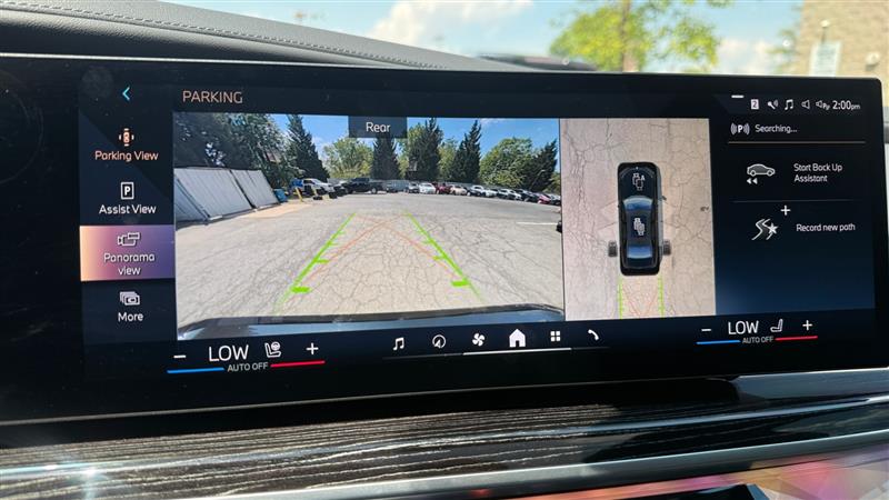2025 BMW 7 Series 750e - Photo 40