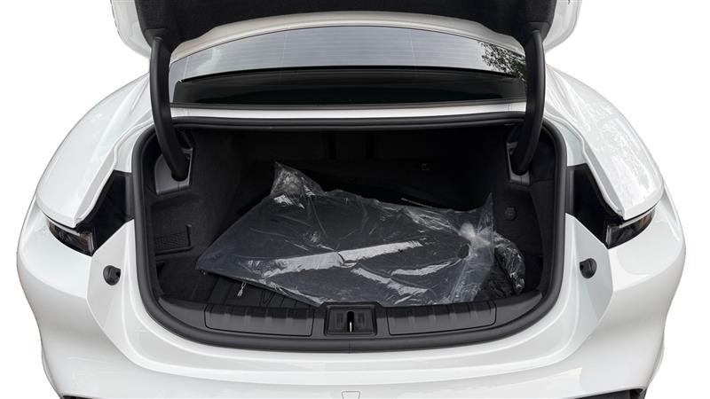 Vehicle photo 19