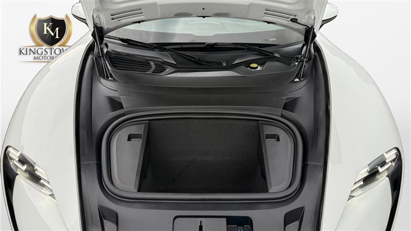 Vehicle photo 20