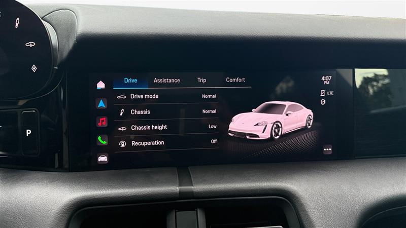 Vehicle photo 24