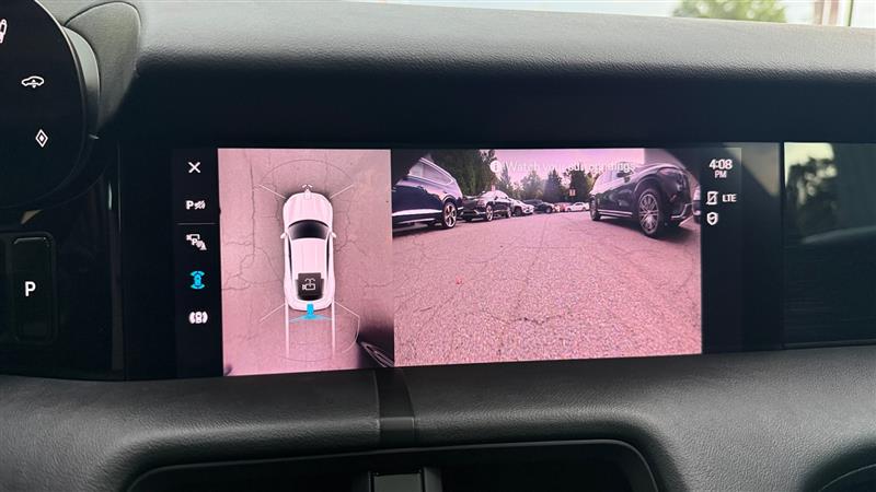 Vehicle photo 31