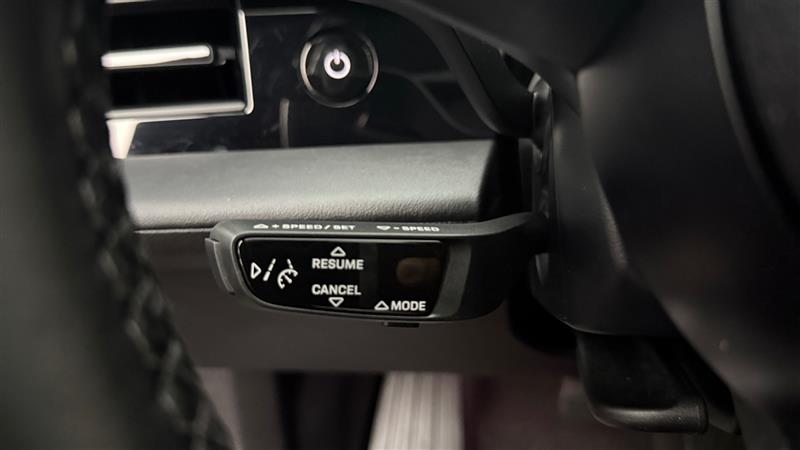 Vehicle photo 34