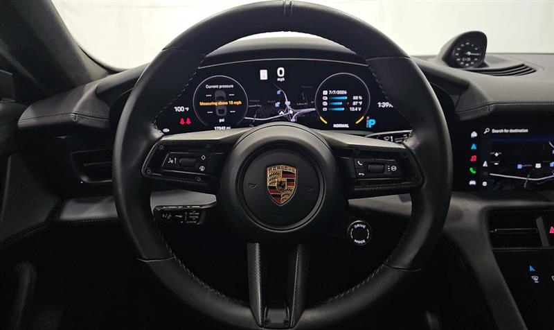 Vehicle photo 11