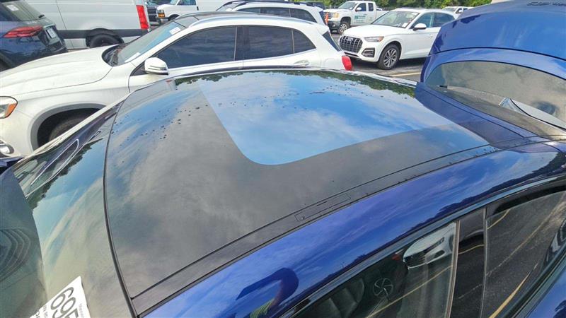 Vehicle photo 13