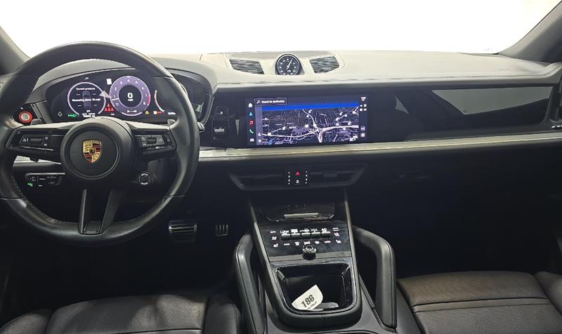 Vehicle photo 10