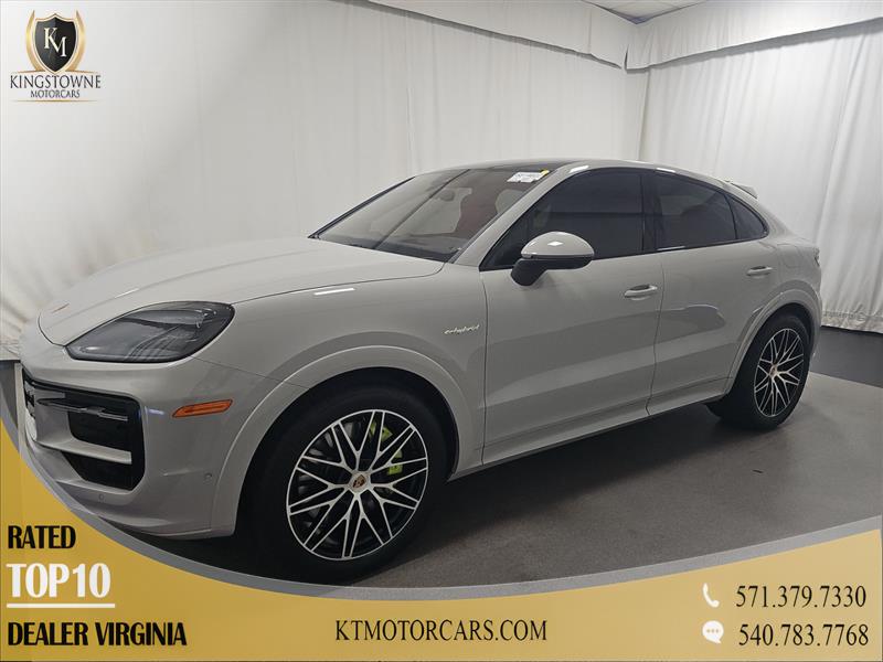 2025 Porsche Cayenne S E-Hybrid's photo