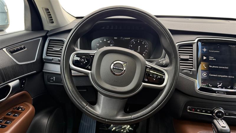 Vehicle photo 13